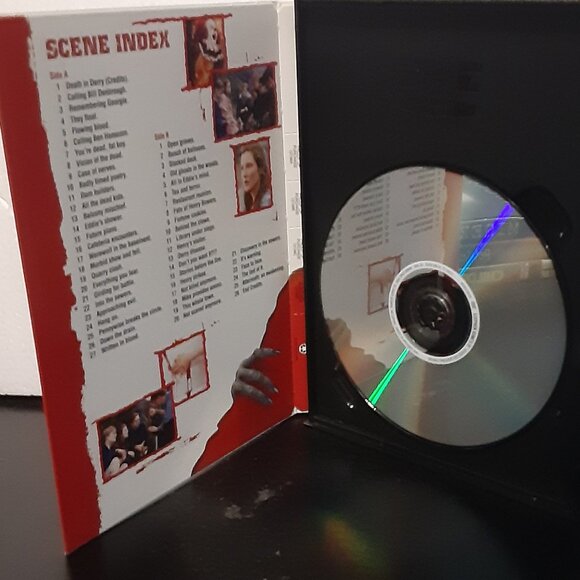 Horror DVD Bundle (Carrie/Children Of The Corn/Pet Sematary/Misery/IT) - Picture 7 of 16